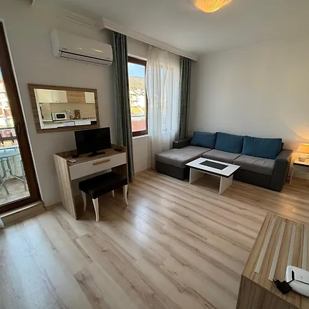Quiet In Olymp Apartment